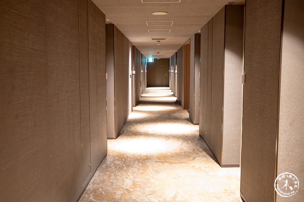 沖繩住宿推薦|Hotel STRATA Naha平價質感飯店開箱|步行到國際通只要8分鐘(房型介紹.交通地點)