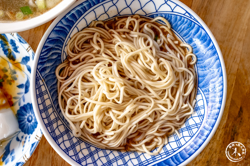 宜蘭市區美食|火生餛飩麵-低調無招牌的50年古早味，宜蘭在地人私房推薦必吃！(菜單價格.營業時間)