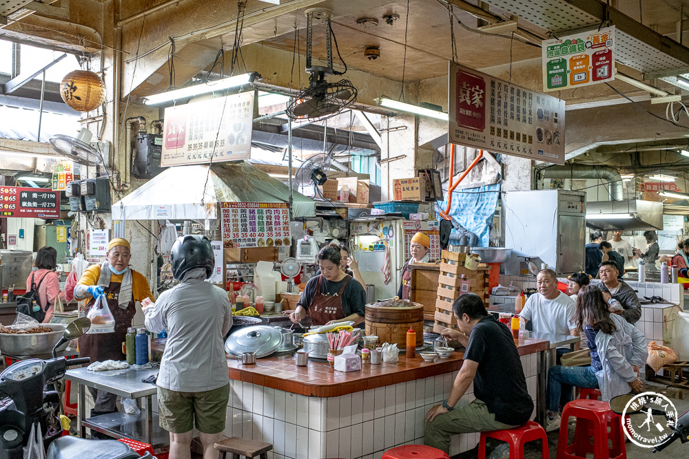 嘉義東區美食|袁家筒仔米糕排骨酥-嘉義東市場在地人推薦.古早味銅板價必吃(菜單價格.營業時間)
