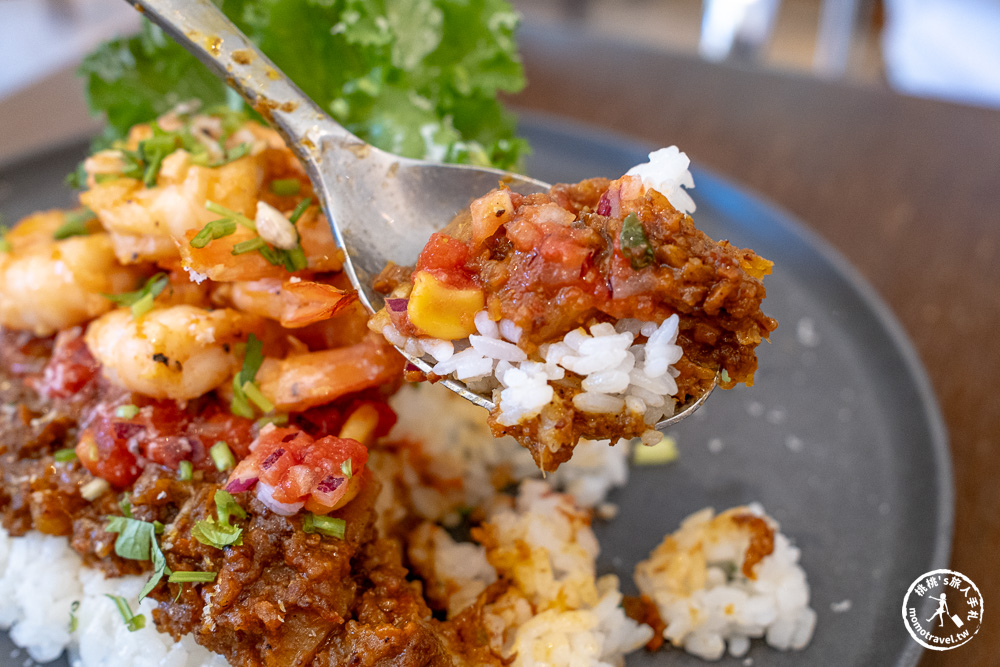 桃園龍潭美食|野倉咖哩Piknik Curry|必點焦糖布丁+獨家乾咖哩，文青風鐵皮屋排隊推薦 (營業時間.菜單價格)