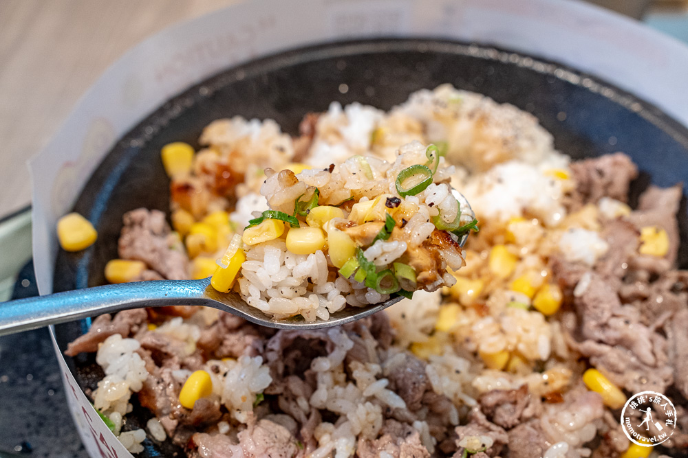 台北士林區美食|胡椒廚房天母高島屋店-必點盛量胡椒牛肉飯 肉量大升級超滿足!肉量大升級超滿足! 台北士林區美食|胡椒廚房天母高島屋店-必點盛量胡椒牛肉飯 肉量大升級超滿足!肉量大升級超滿足!