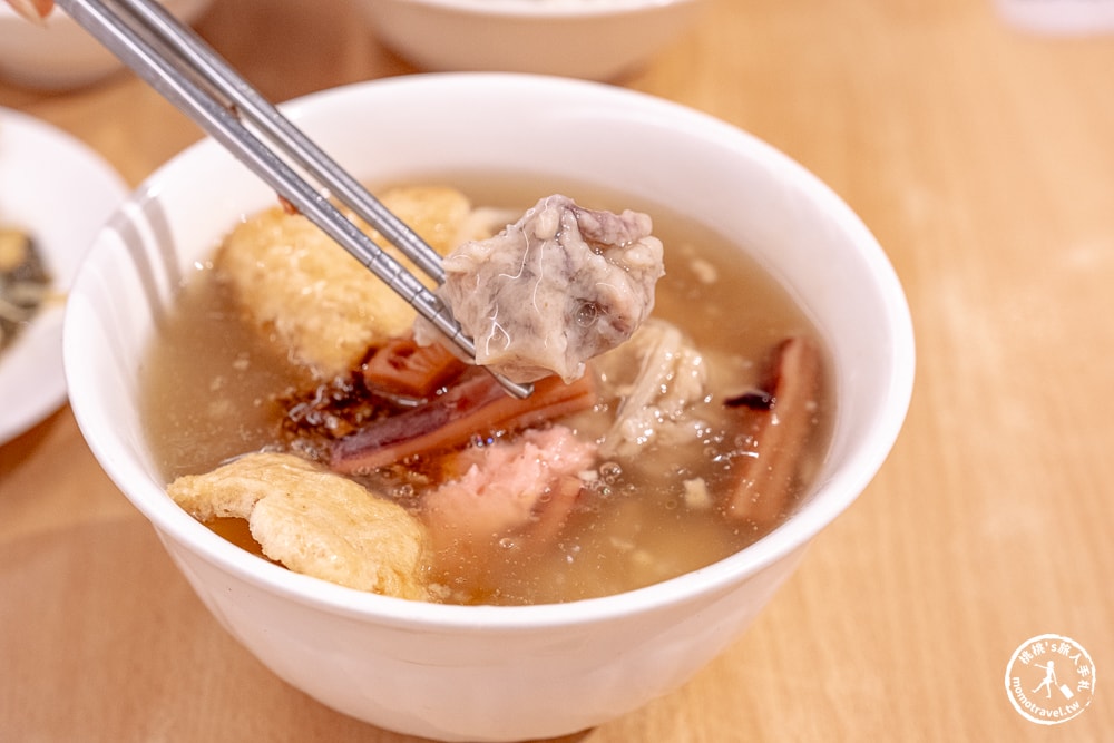 台北萬華美食|川業肉圓-艋舺龍山寺旁百年老店|紅糟炸肉圓+綜合羹必吃組合推薦(營業時間.菜單價格)