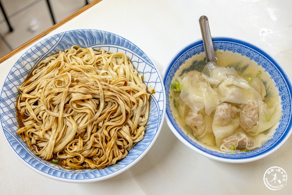 宜蘭市區美食|復興路炸醬麵-宜蘭人私藏早午餐!必點寬麵炸醬麵與餛飩湯(菜單價格.營業時間) 宜蘭市區美食|復興路炸醬麵-宜蘭人私藏早午餐!必點寬麵炸醬麵與餛飩湯(菜單價格.營業時間)