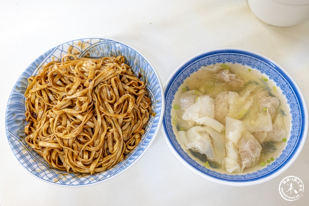 宜蘭市區美食|復興路炸醬麵-宜蘭人私藏早午餐!必點寬麵炸醬麵與餛飩湯(菜單價格.營業時間) 宜蘭市區美食|復興路炸醬麵-宜蘭人私藏早午餐!必點寬麵炸醬麵與餛飩湯(菜單價格.營業時間)