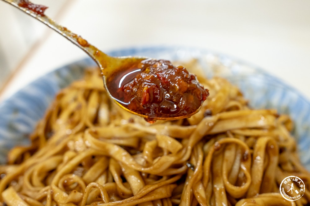 宜蘭市區美食|復興路炸醬麵-宜蘭人私藏早午餐!必點寬麵炸醬麵與餛飩湯(菜單價格.營業時間) 宜蘭市區美食|復興路炸醬麵-宜蘭人私藏早午餐!必點寬麵炸醬麵與餛飩湯(菜單價格.營業時間)