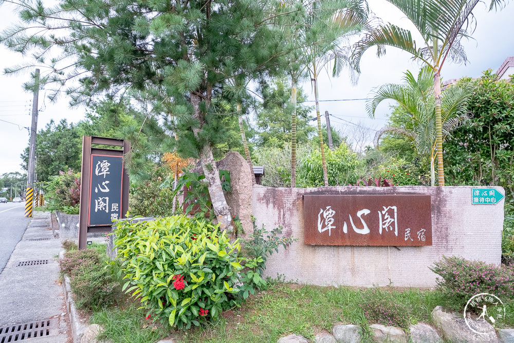 花蓮鯉魚潭民宿推薦|潭心閣民宿|能無限餵魚的親子友善空間．季節限定還能賞螢火蟲住宿