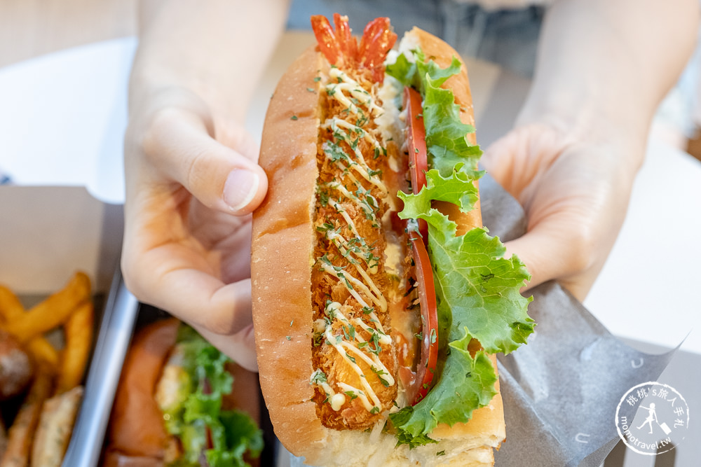 台中美食》Bun Bun棒棒 文心森林店│公園旁超美潛艇堡速食店