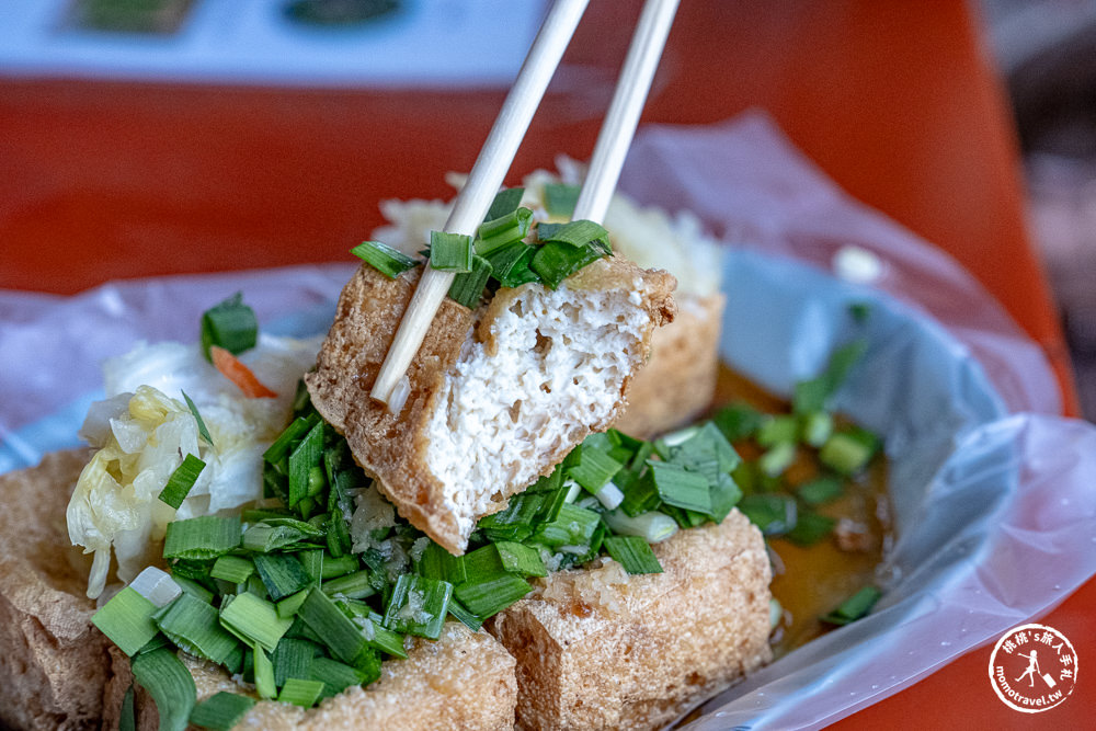 花蓮鳳林美食|鳳林停車場臭豆腐．一吃就愛上的韭菜臭豆腐推薦(營業時間.菜單價格)