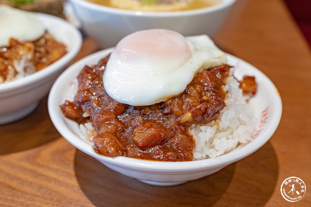 台南中西區美食|VASO弘肉燥飯舖安平店|台南人氣肉燥飯老店三代店，麻辣肉燥飯必吃！(菜單價格.營業時間)