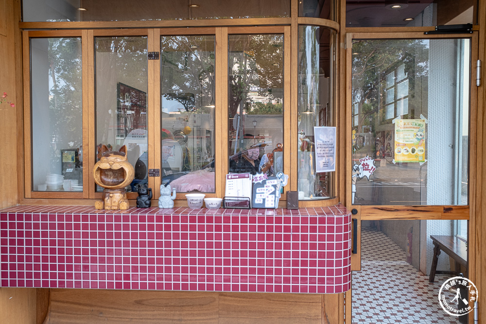 嘉義西區美食|阿岸米糕元創店-傳承47年古早味.時髦復古空間.Q硬粒粒分明.文化路必吃推薦(菜單價格.營業時間)