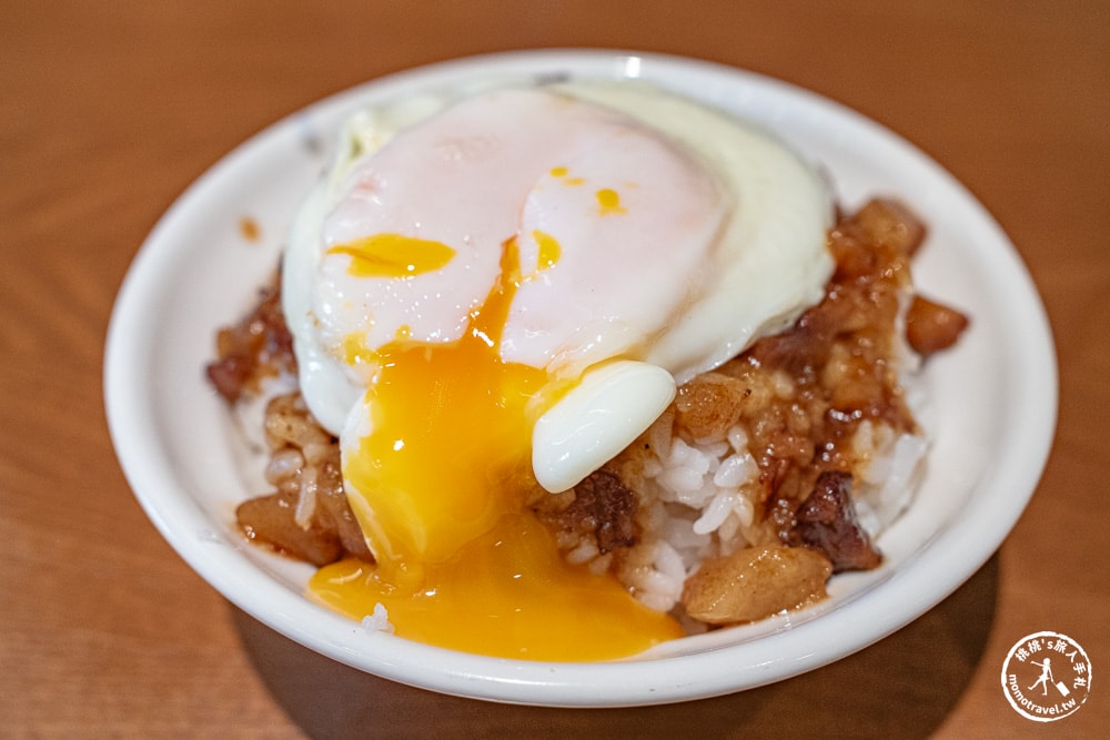 台南中西區美食|VASO弘肉燥飯舖安平店|台南人氣肉燥飯老店三代店，麻辣肉燥飯必吃！(菜單價格.營業時間)