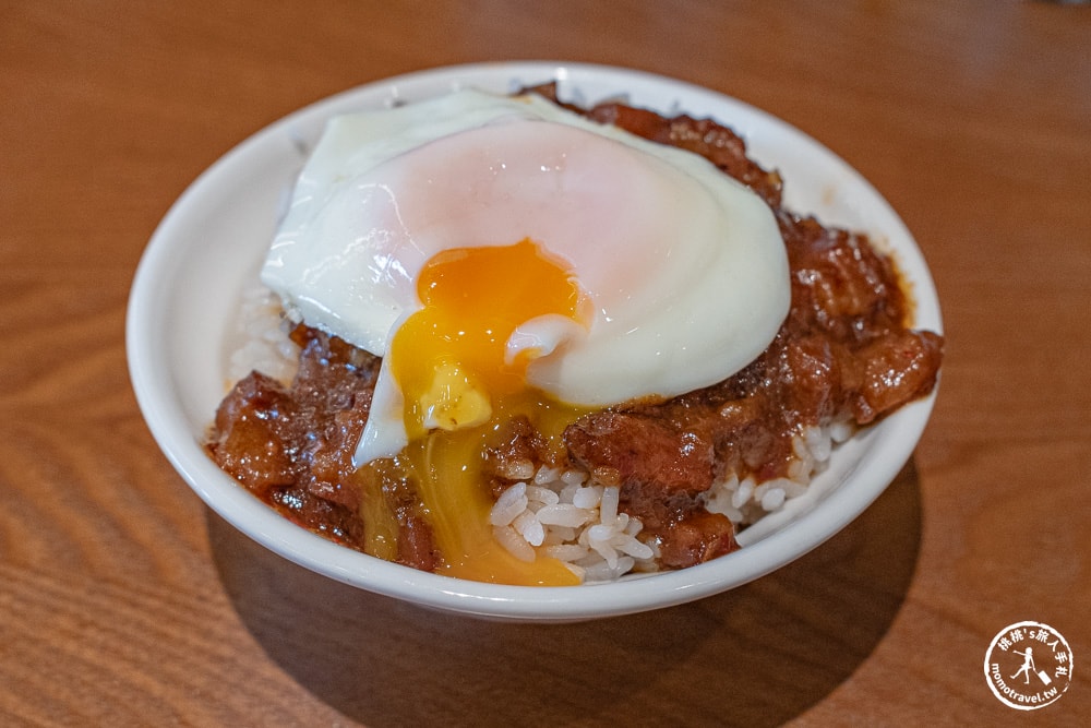 台南中西區美食|VASO弘肉燥飯舖安平店|台南人氣肉燥飯老店三代店，麻辣肉燥飯必吃！(菜單價格.營業時間)
