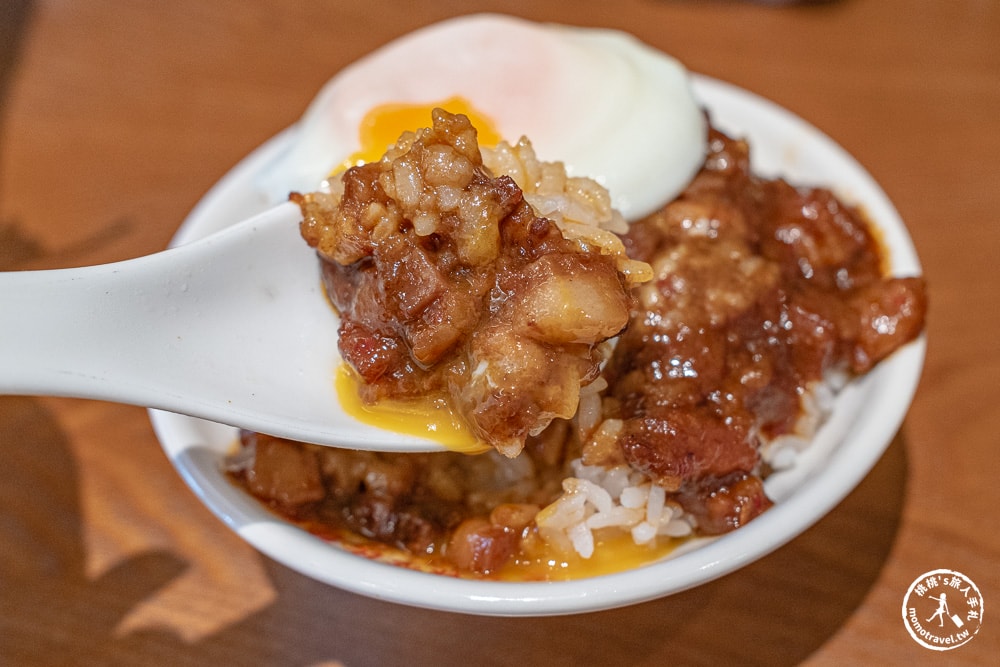 台南中西區美食|VASO弘肉燥飯舖安平店|台南人氣肉燥飯老店三代店，麻辣肉燥飯必吃！(菜單價格.營業時間)