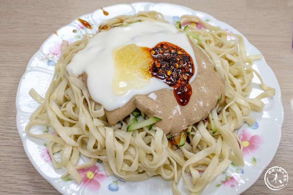 嘉義東區美食|公園老店涼麵-搬遷新址 美味依舊 傳承二代在地推薦(菜單價格.營業時間)