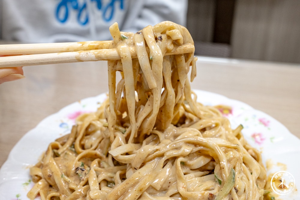 嘉義東區美食|公園老店涼麵-搬遷新址 美味依舊 傳承二代在地推薦(菜單價格.營業時間)