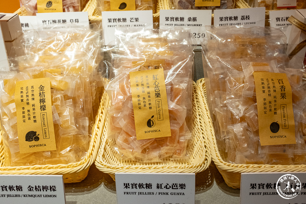 不知道去哪，那就去大江！桃園最好逛的商場，2025年最具話題的年輕人一條街！全桃最美打卡mall 室內聖誕車站、聖誕市集 就在大江購物中心！