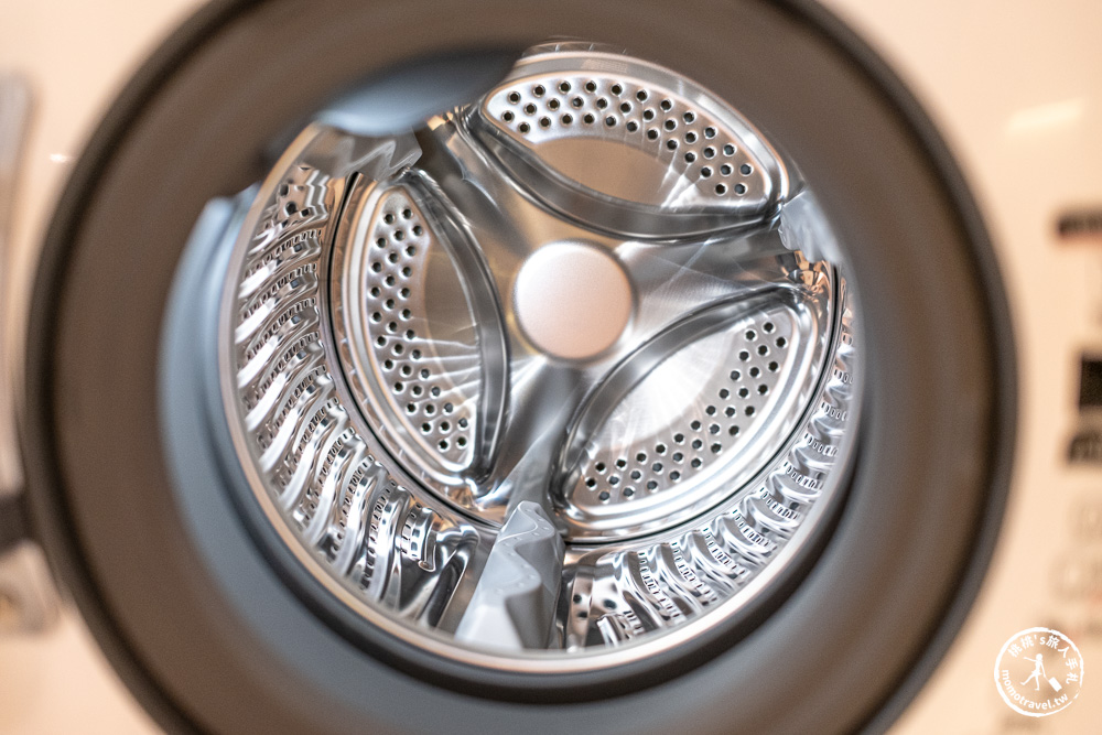 不知道去哪，那就去大江！桃園最好逛的商場，2025年最具話題的年輕人一條街！全桃最美打卡mall 室內聖誕車站、聖誕市集 就在大江購物中心！