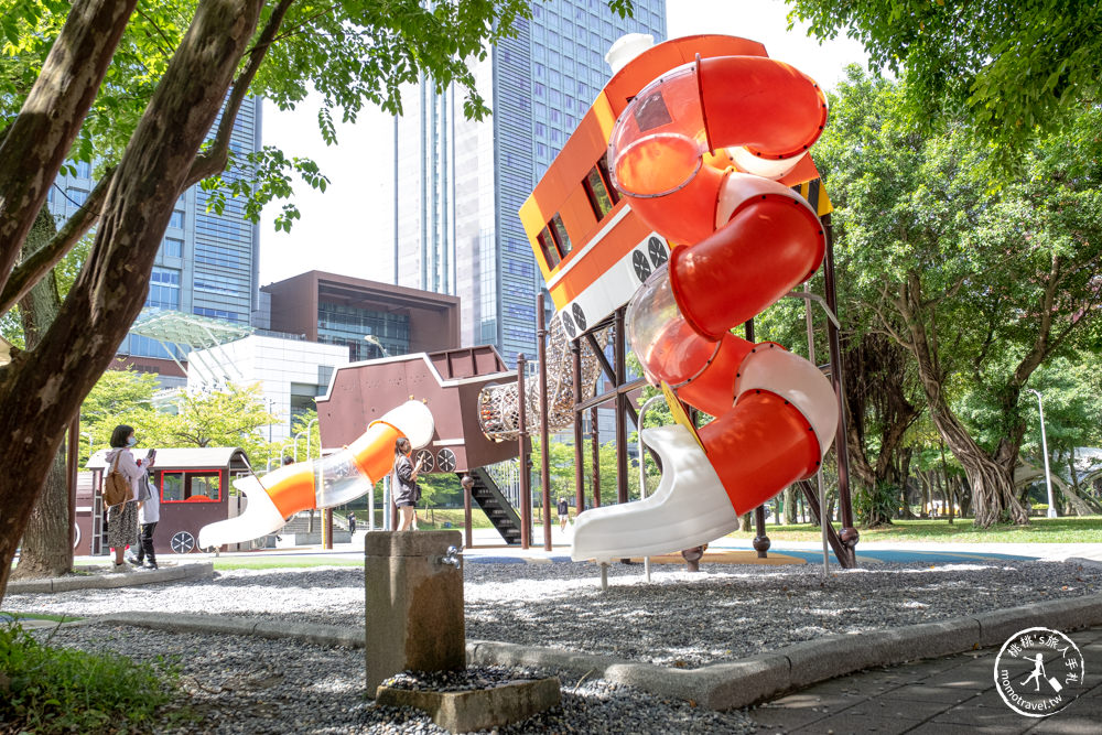 台北南港景點|南興公園特色遊戲場|飛天火車溜滑梯|特色親子公園推薦