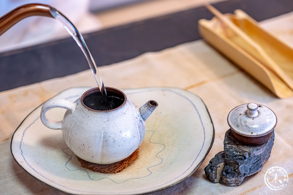 宜蘭礁溪美食|日光山茶屋-品茶．賞景．文青風私房景點推薦-還有主題包廂(菜單價格.營業時間)