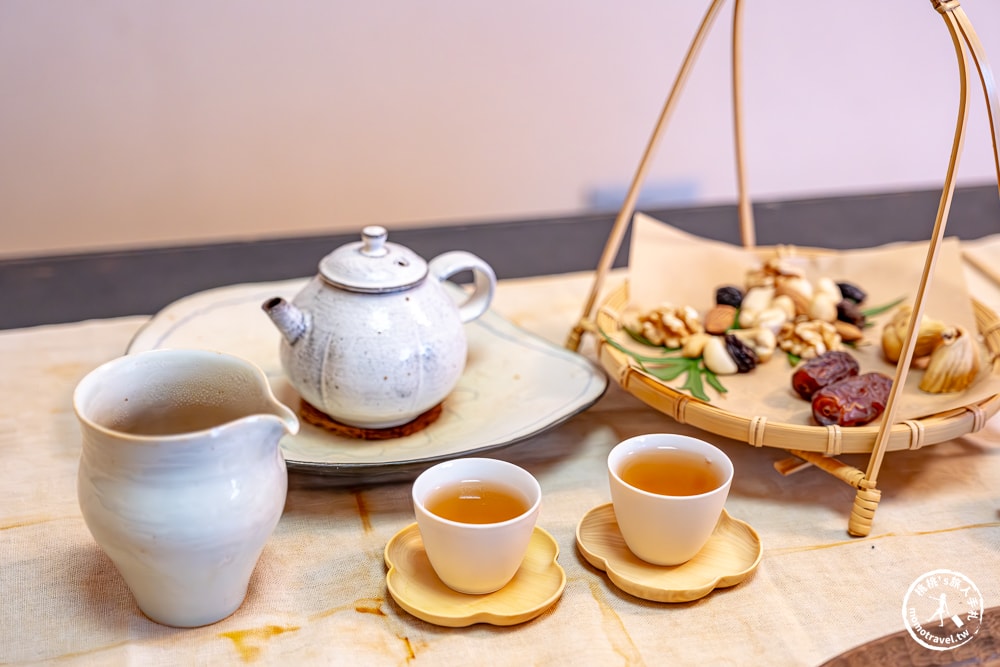 宜蘭礁溪美食|日光山茶屋-品茶．賞景．文青風私房景點推薦-還有主題包廂(菜單價格.營業時間)