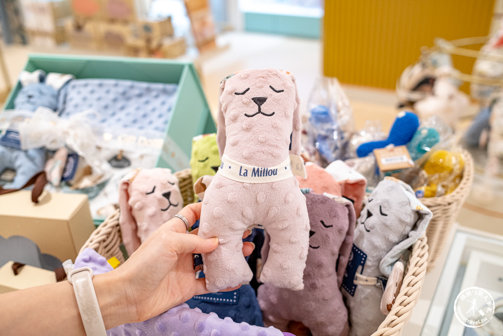 不知道去哪，那就去大江！桃園最好逛的商場，2025年最具話題的年輕人一條街！全桃最美打卡mall 室內聖誕車站、聖誕市集 就在大江購物中心！