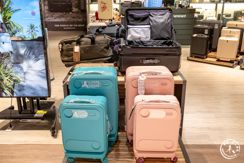 不知道去哪，那就去大江！桃園最好逛的商場，2025年最具話題的年輕人一條街！全桃最美打卡mall 室內聖誕車站、聖誕市集 就在大江購物中心！