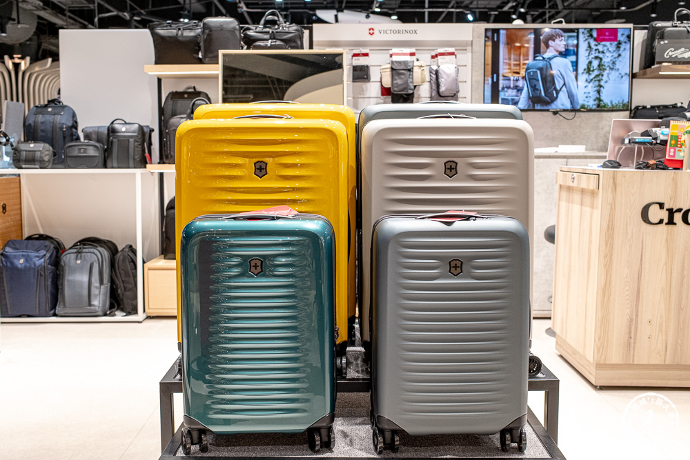 不知道去哪，那就去大江！桃園最好逛的商場，2025年最具話題的年輕人一條街！全桃最美打卡mall 室內聖誕車站、聖誕市集 就在大江購物中心！