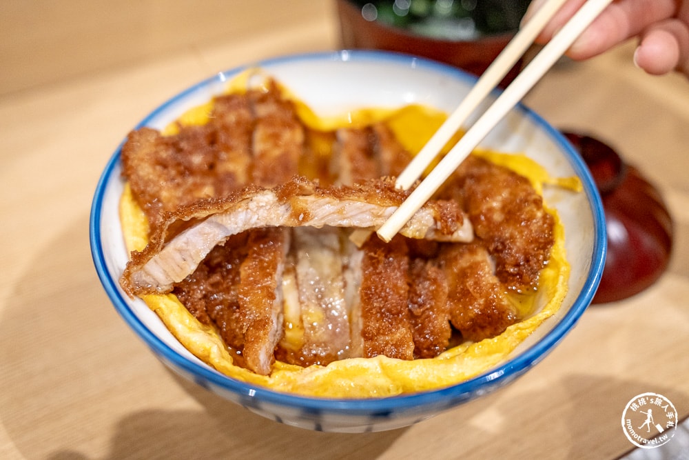 東京澀谷美食|かつどん屋 瑞兆-隱身公寓內的炸豬排蓋飯排隊名店，半熟雙蛋老饕必點吃法(交通方式.完整菜單)