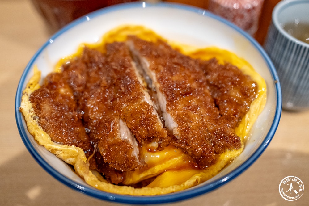 東京澀谷美食|かつどん屋 瑞兆-隱身公寓內的炸豬排蓋飯排隊名店，半熟雙蛋老饕必點吃法(交通方式.完整菜單)