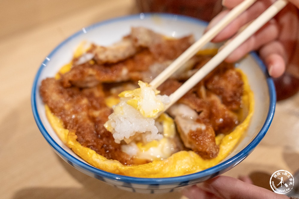 東京澀谷美食|かつどん屋 瑞兆-隱身公寓內的炸豬排蓋飯排隊名店，半熟雙蛋老饕必點吃法(交通方式.完整菜單)