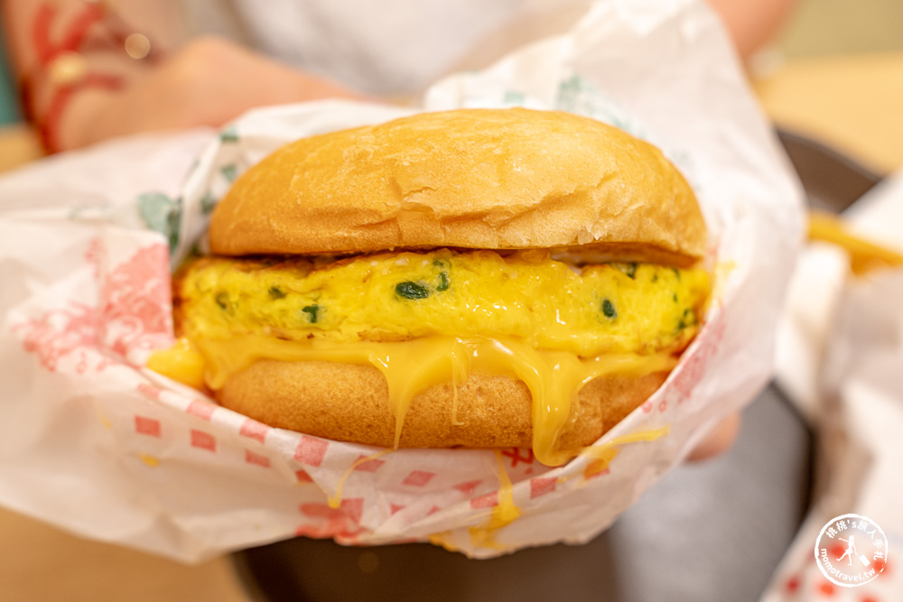 沖繩美食推薦|JEF Burger 那霸店|在地人都愛的苦瓜漢堡&薯條必吃！(交通方式.完整菜單)