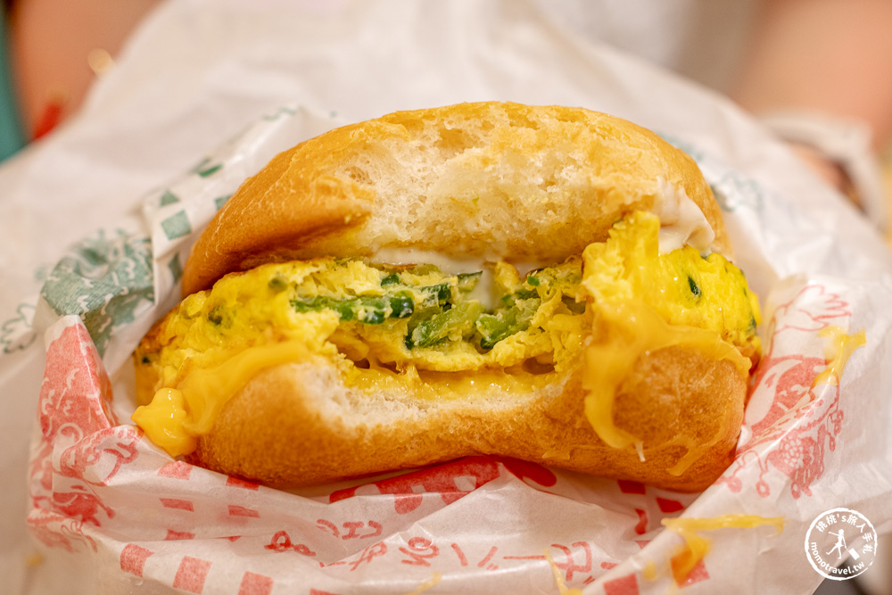沖繩美食推薦|JEF Burger 那霸店|在地人都愛的苦瓜漢堡&薯條必吃！(交通方式.完整菜單)