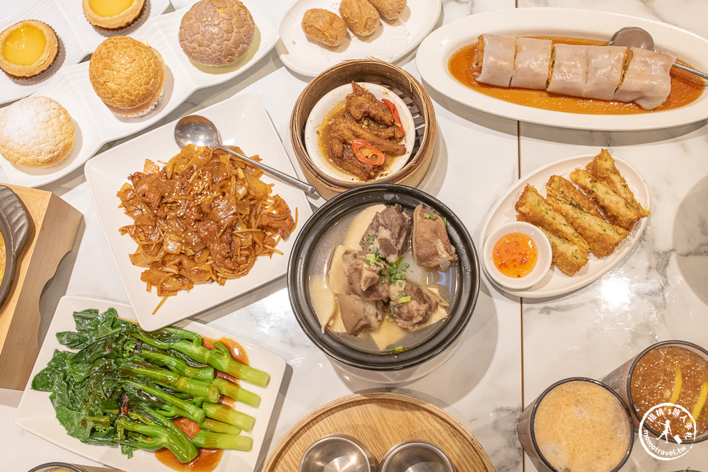 不知道去哪，那就去大江！桃園最好逛的商場，2025年最具話題的年輕人一條街！全桃最美打卡mall 室內聖誕車站、聖誕市集 就在大江購物中心！