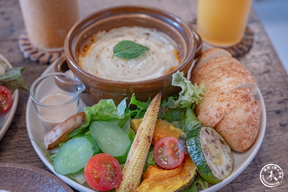 台中大里美食|餐桌上的時光-藏身市場公園旁的老宅咖啡廳(菜單價格.營業時間)