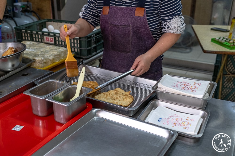 花蓮市區美食|林記明禮路葱油餅-非尋常炸彈蔥油餅，讓人一吃就愛上的爆漿魔法(菜單價格.營業時間)