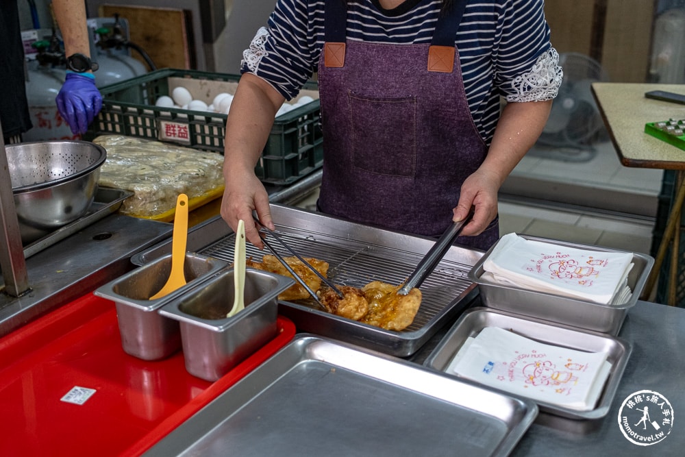 花蓮市區美食|林記明禮路葱油餅-非尋常炸彈蔥油餅，讓人一吃就愛上的爆漿魔法(菜單價格.營業時間)