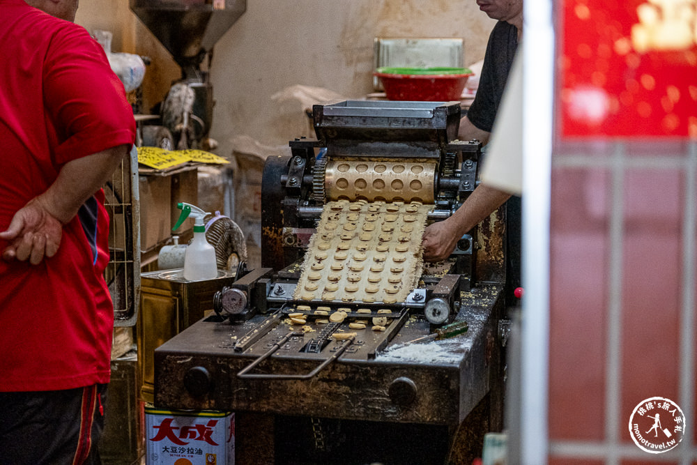 嘉義朴子美食|成功食品廠手工餅乾|60年老字號傳統餅乾工廠－古董級古早味點心藏巷裡(營業時間.餅乾口味價格)