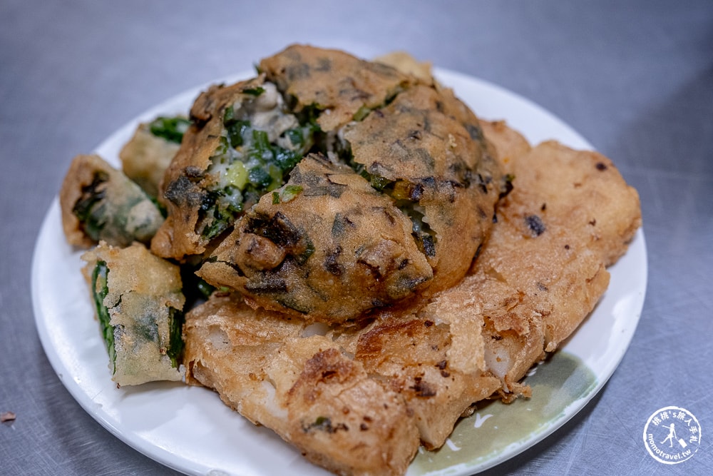 彰化員林美食|第一市場王爺宮後炸粿蚵嗲|內餡滿鮮蚵肥.炸韭菜條也好吃！(營業時間.菜單價格)