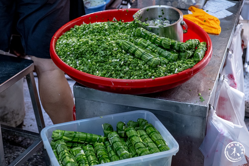彰化員林美食|第一市場王爺宮後炸粿蚵嗲|內餡滿鮮蚵肥.炸韭菜條也好吃！(營業時間.菜單價格)