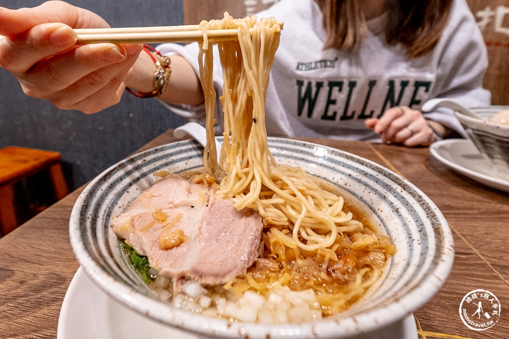 台北大安美食|麵屋壹の穴 ICHI-豚骨魚介與秋刀魚拉麵推薦-國父紀念館拉麵必吃(營業時間.菜單價格)
