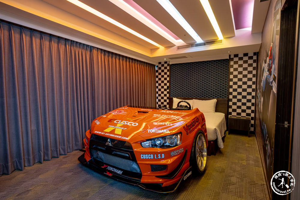 高雄市住宿|宮賞藝術大飯店-特色主題房型推薦|房間內居然有一台真的賽車!?(房型價格.入住心得) 高雄市住宿|宮賞藝術大飯店-特色主題房型推薦|房間內居然有一台真的賽車!?(房型價格.入住心得)