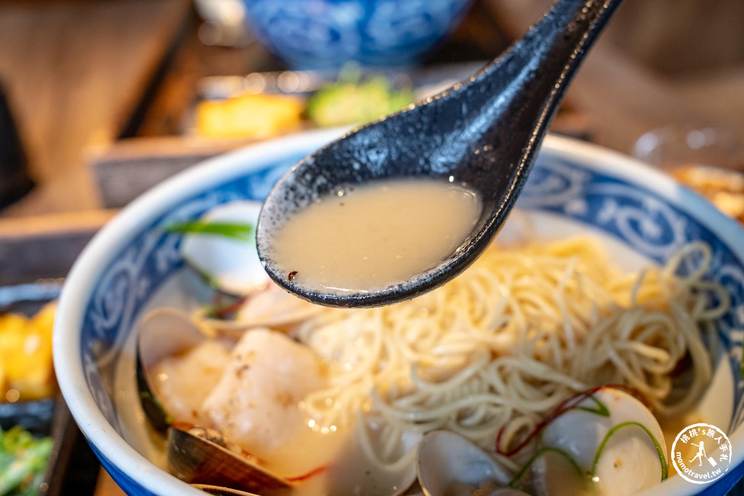 花蓮市區美食|定置漁場三代目花蓮將軍府-濃郁魚白湯免費加湯加麵，入駐最美1936日式古蹟園區！菜單/交通停車/訂位資訊