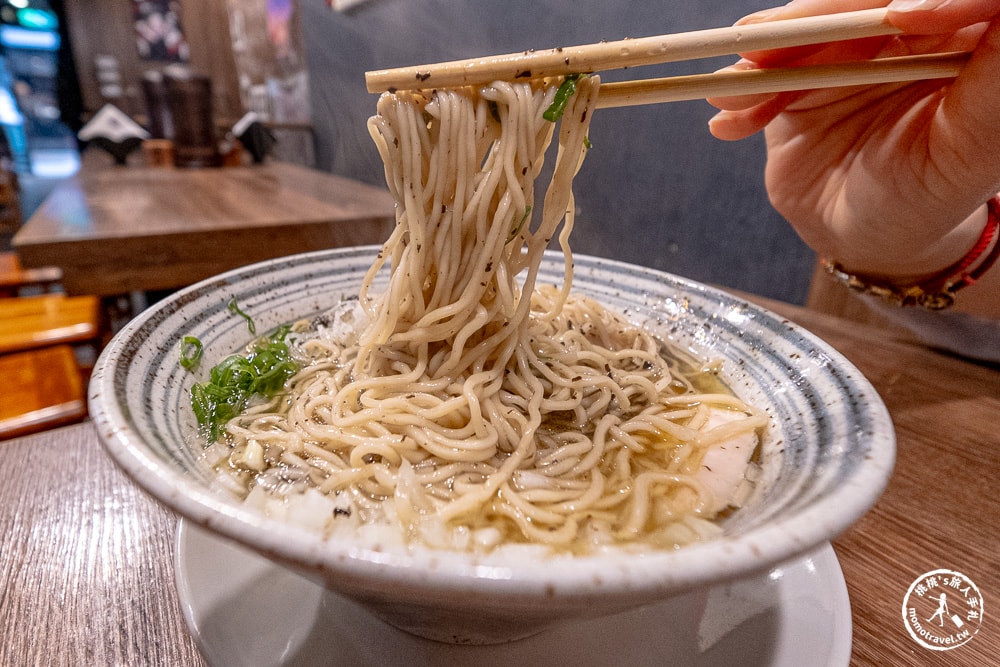 台北大安美食|麵屋壹の穴 ICHI-豚骨魚介與秋刀魚拉麵推薦-國父紀念館拉麵必吃(營業時間.菜單價格)