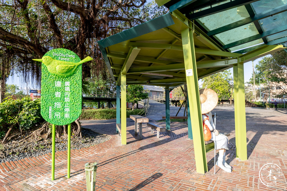 宜蘭市區景點|丟丟噹森林公園|幾米星空繪本 飛天火車2.0 重新啟程|廣場上4大繪本作品一次看