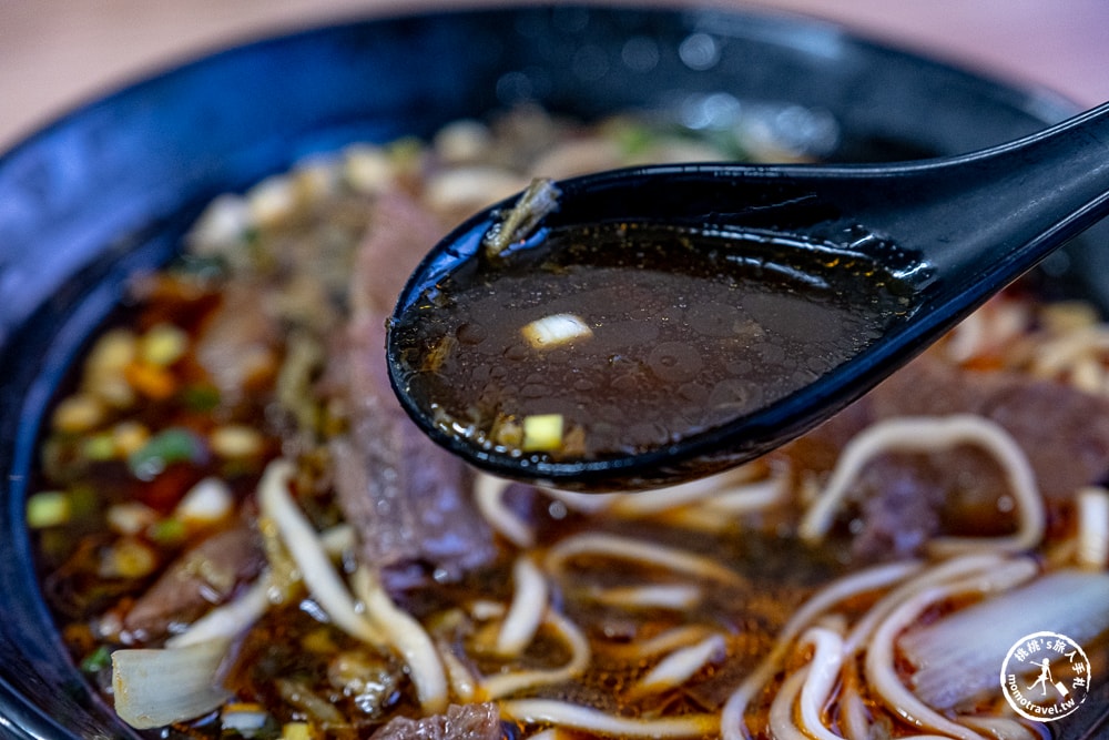 台中清水美食|清水牛肉麵-排隊招牌紅燒牛肉麵-人氣必點牛三寶、半筋半肉|好吃
