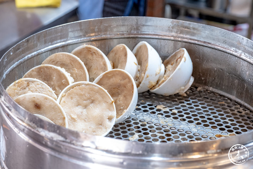 高雄鹽埕美食|肉粽泰Tai-70年郭家肉粽親傳徒弟|正宗南部粽口味灑滿花生粉(菜單價格.營業時間)