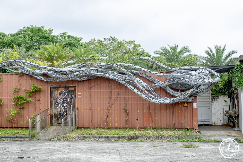 宜蘭蘇澳景點|Robert Y瘋狂夢想藝術園區X廢墟暴龍館|巨大恐龍化石真品近距離一探究竟！