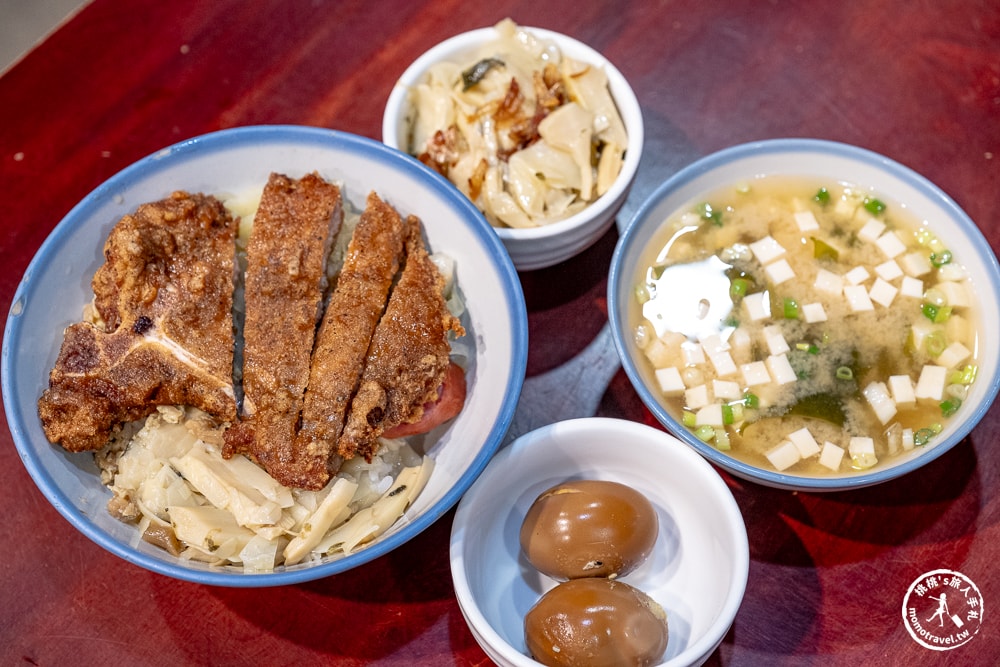 新北鶯歌美食|厚道飲食店-鶯歌老街人氣古早味排骨飯雞腿飯推薦(營業時間.菜單價格)