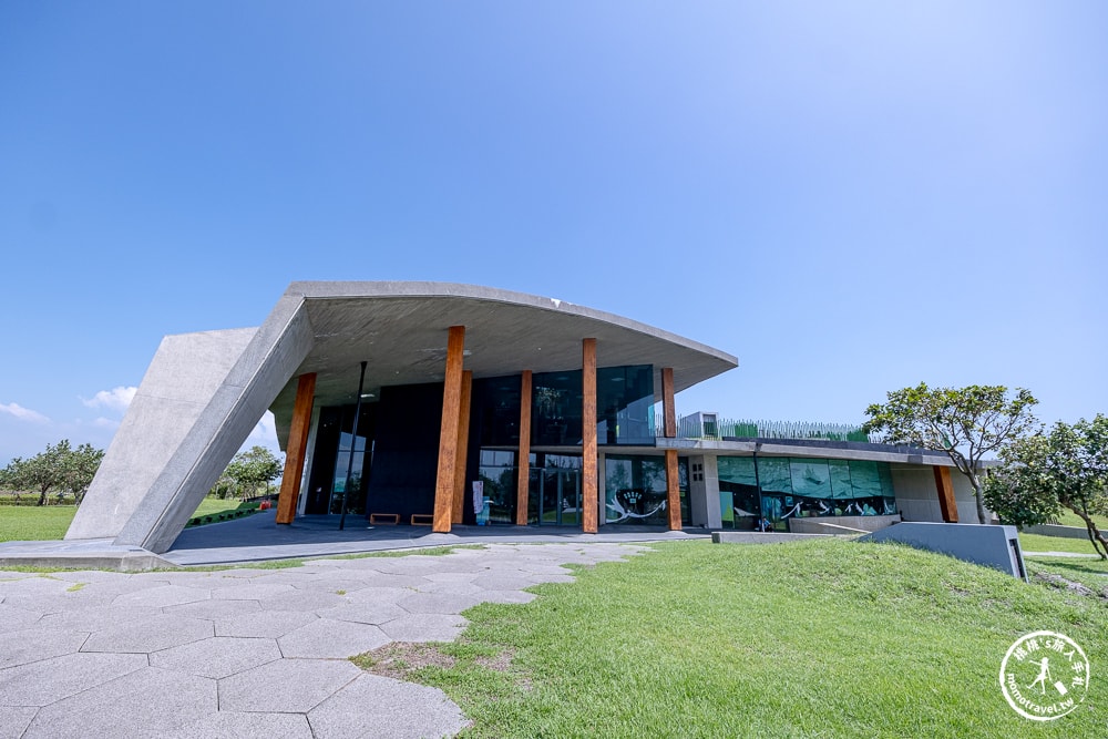 宜蘭壯圍美食|芒草café-寵物有看餐廳|壯圍沙丘旅遊服務園區居然有這麼美的咖啡廳！(菜單價格.營業時間)
