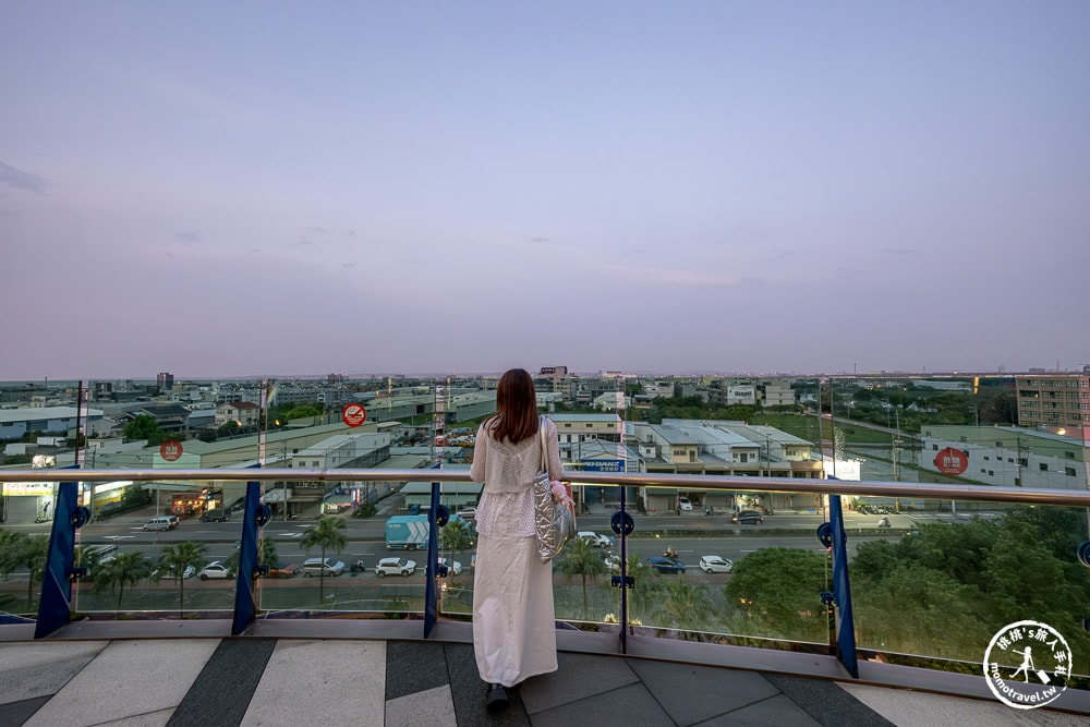 桃園親子週末景點-大江購物中心．全年免費停車，大江才是真正的桃園之光！母親節聚餐＋打卡熱點＋滿額贈品，社交最佳場所、悠遊遊逛街城，給媽咪最暖心驚喜！